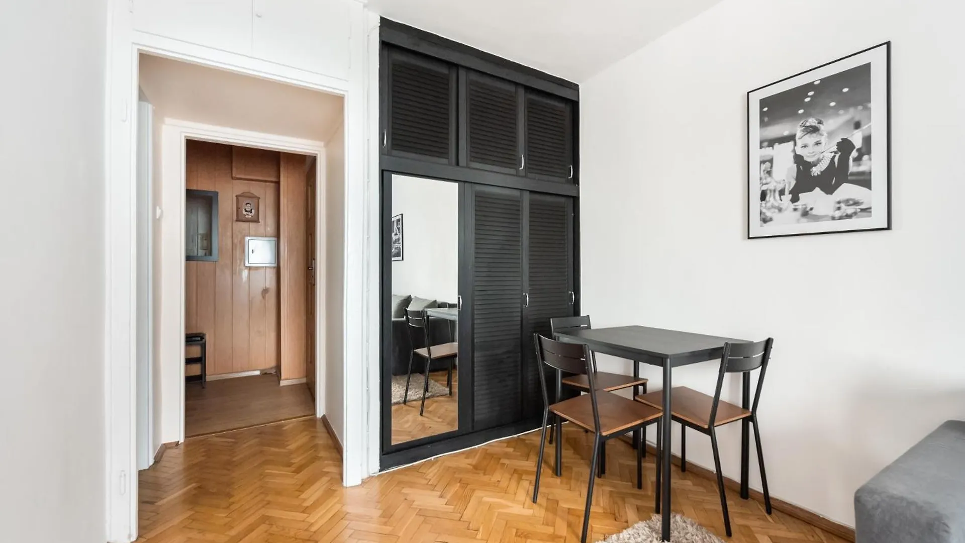 National Stadium Tiffany Apartment Βαρσοβία 0*,